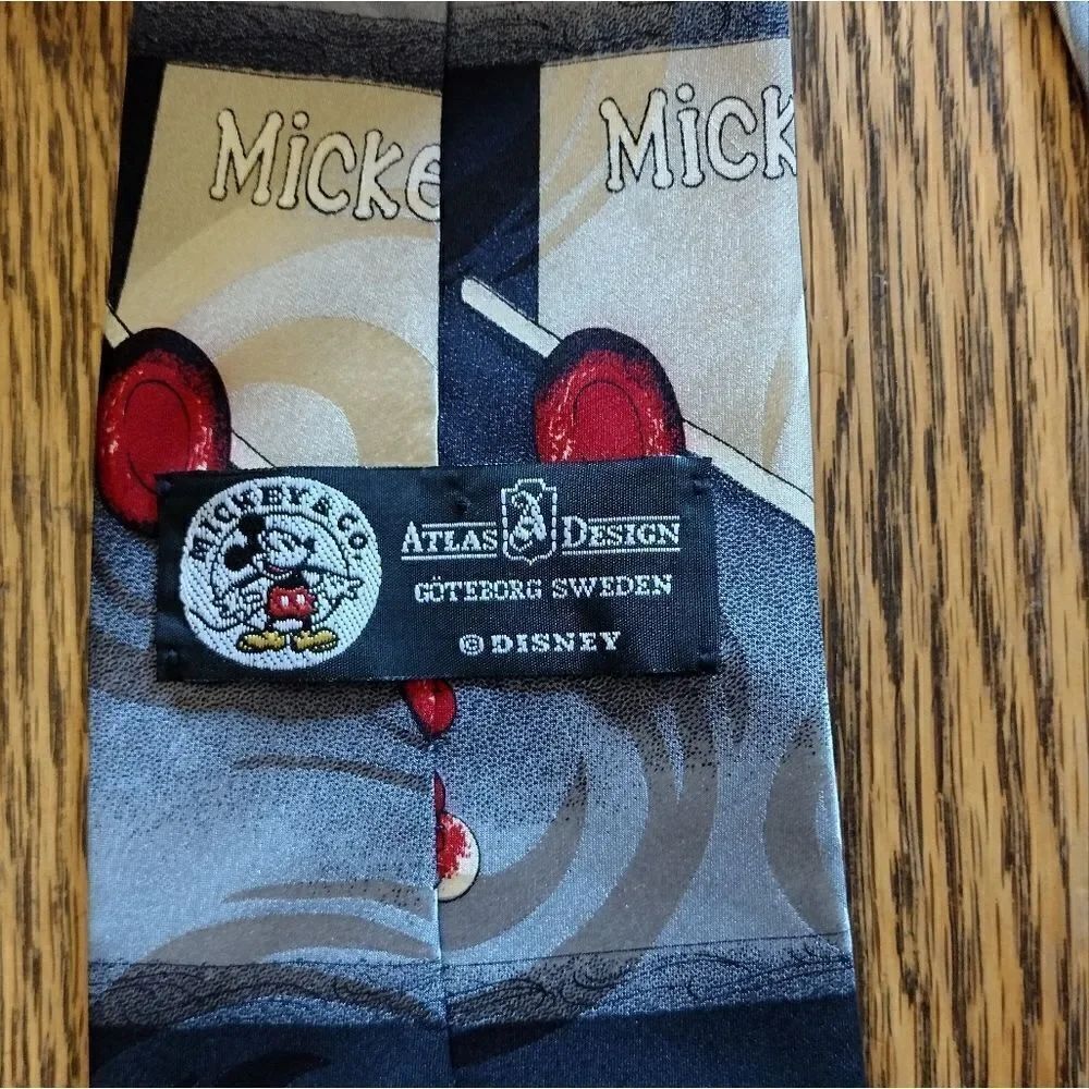 Mickey Mouse tie - Picture 2 of 3